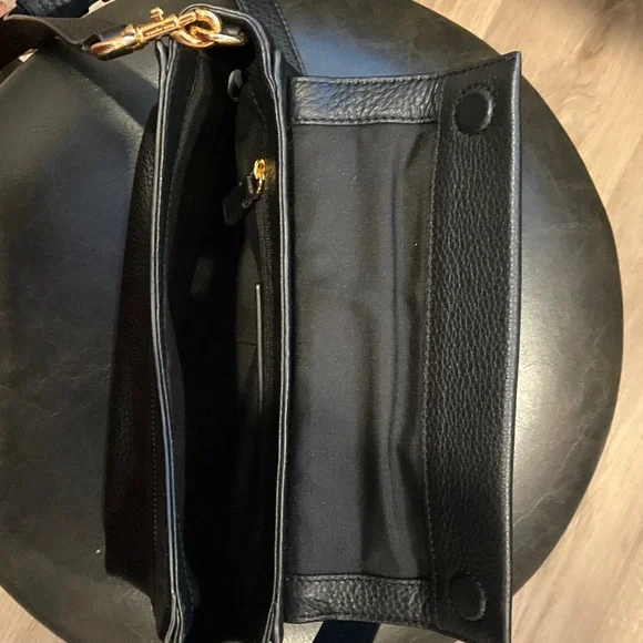 Marc Jacobs pebbled leather Black Crossbody Bag with Gold Accents - Picture 5 of 5